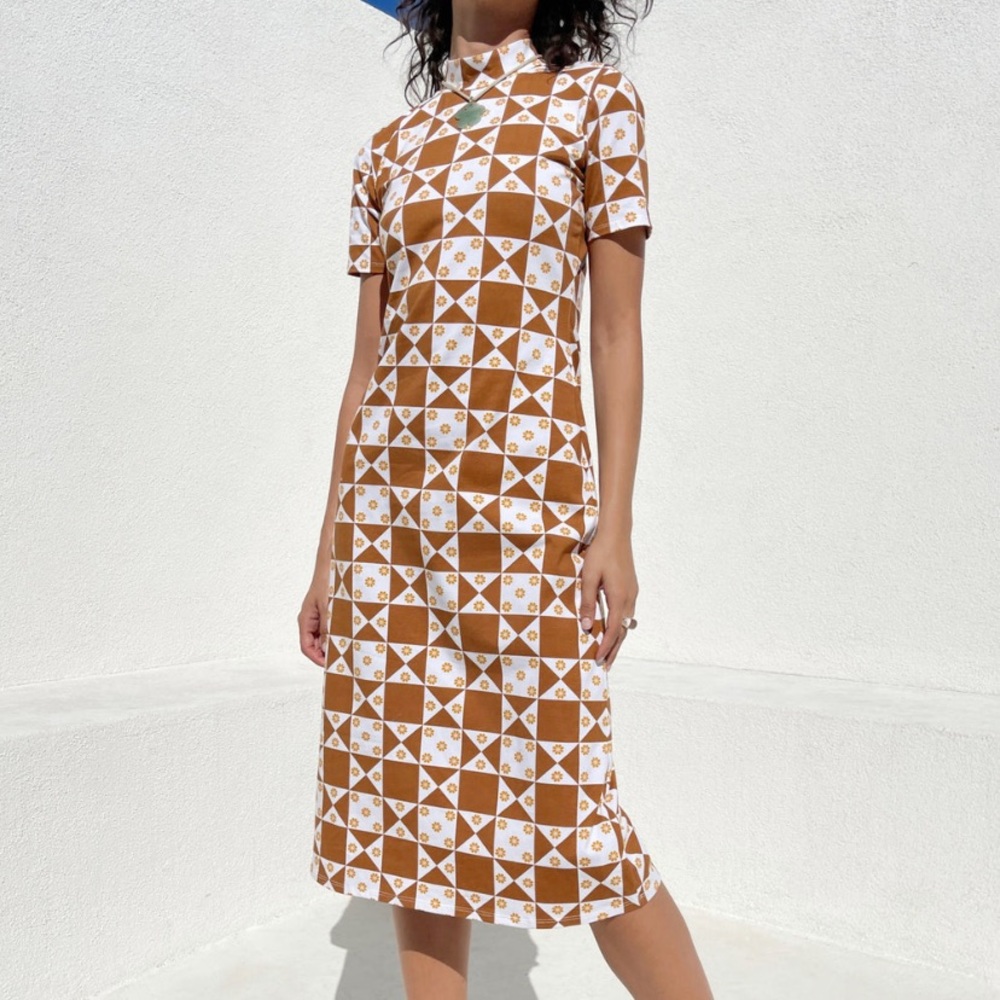 Lisa Says Gah debbie dress in toasted pecan floral quilt